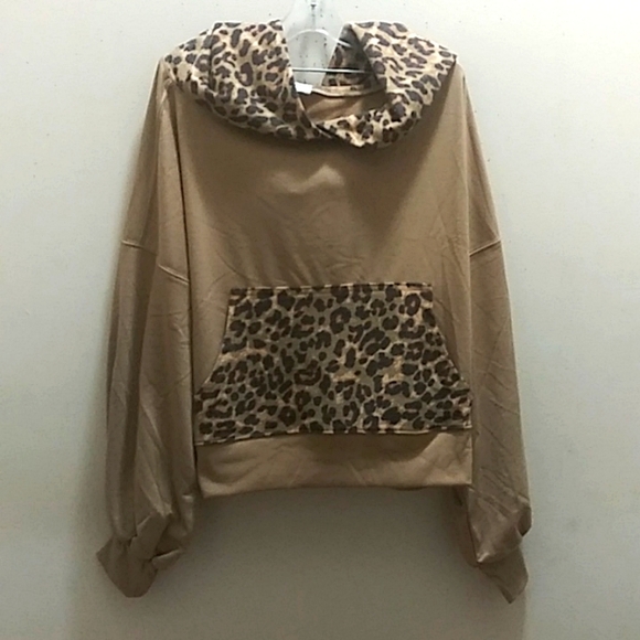 Zenana Outfitters Sweaters - Zenana women's crop top sweater size L
